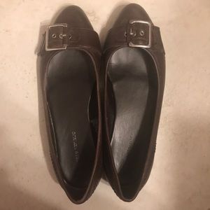 Brown leather Banana Republic flats